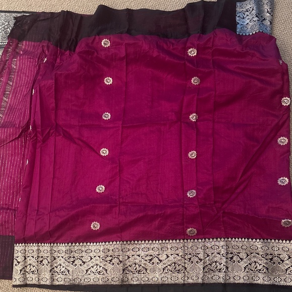 Pure Silk Maroon Saree - Picture 4 of 4
